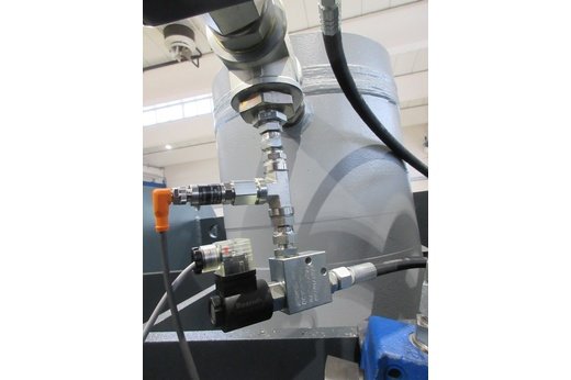 Decompression valve